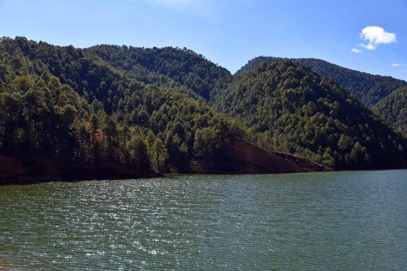 傈僳湾水库形成绿水青山景观(白亮辉 摄)
