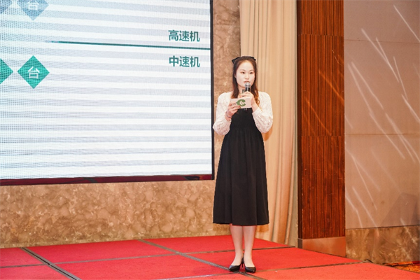 南京卷烟厂青年参加全国QC小组成果交流活动
